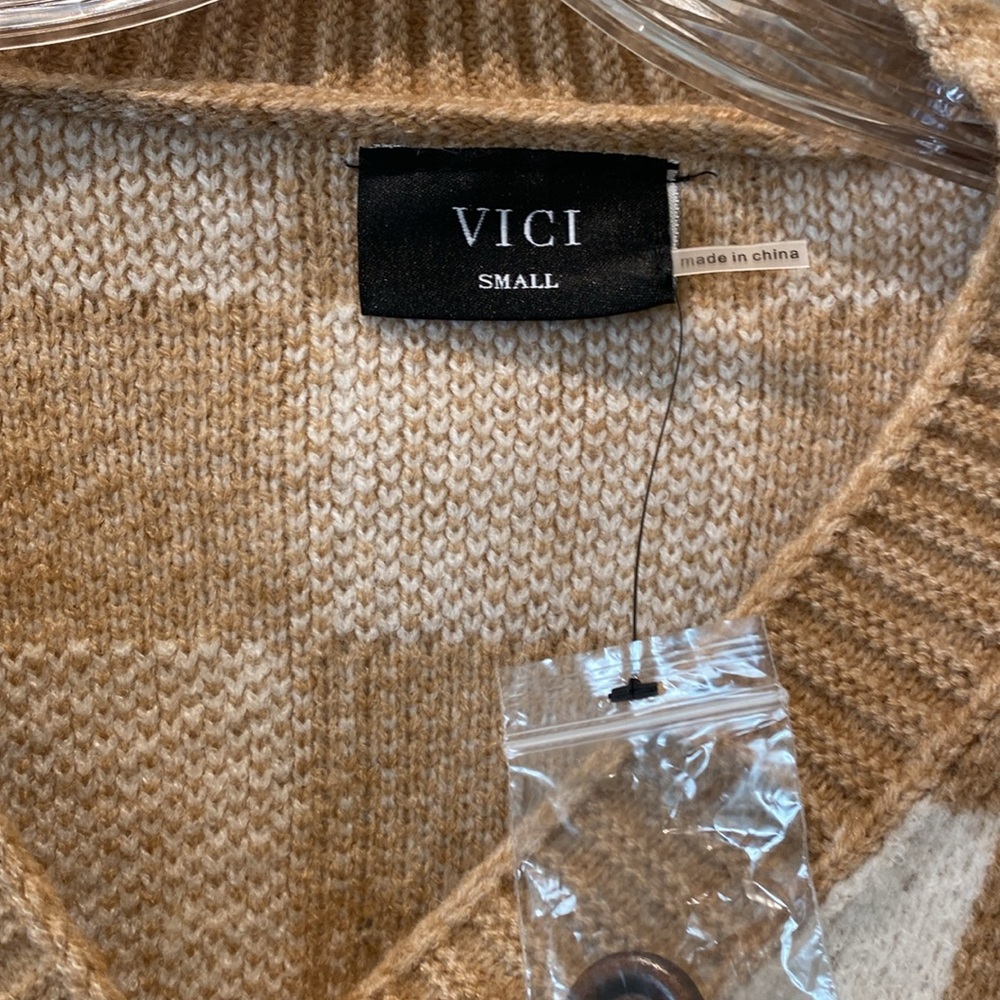 Vici Tan and white cardigan - Picture 6 of 9